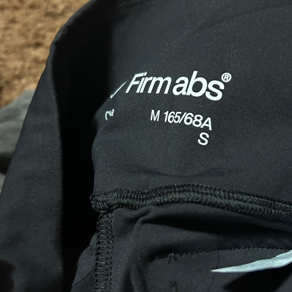 Firmabs Black High-Waisted Leggings with Cargo Pockets - Picture 9 of 9